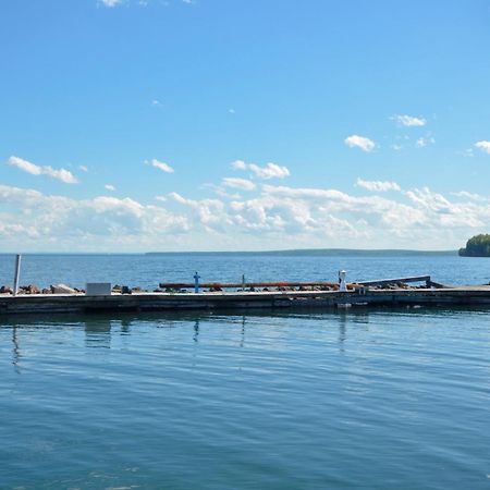 Beautiful Beach Front Condo With Lake Views Бейфилд Экстерьер фото
