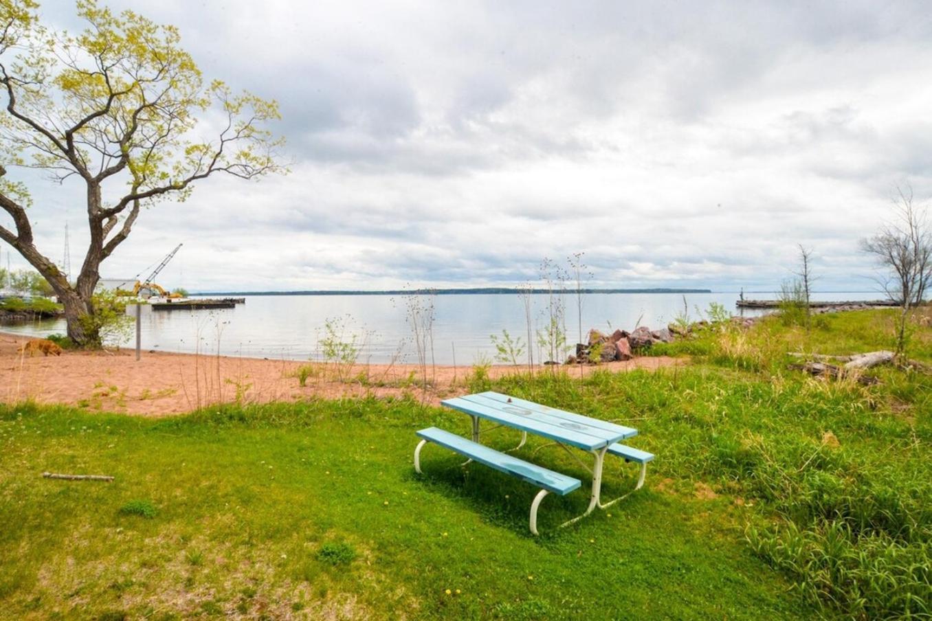 Beautiful Beach Front Condo With Lake Views Бейфилд Экстерьер фото