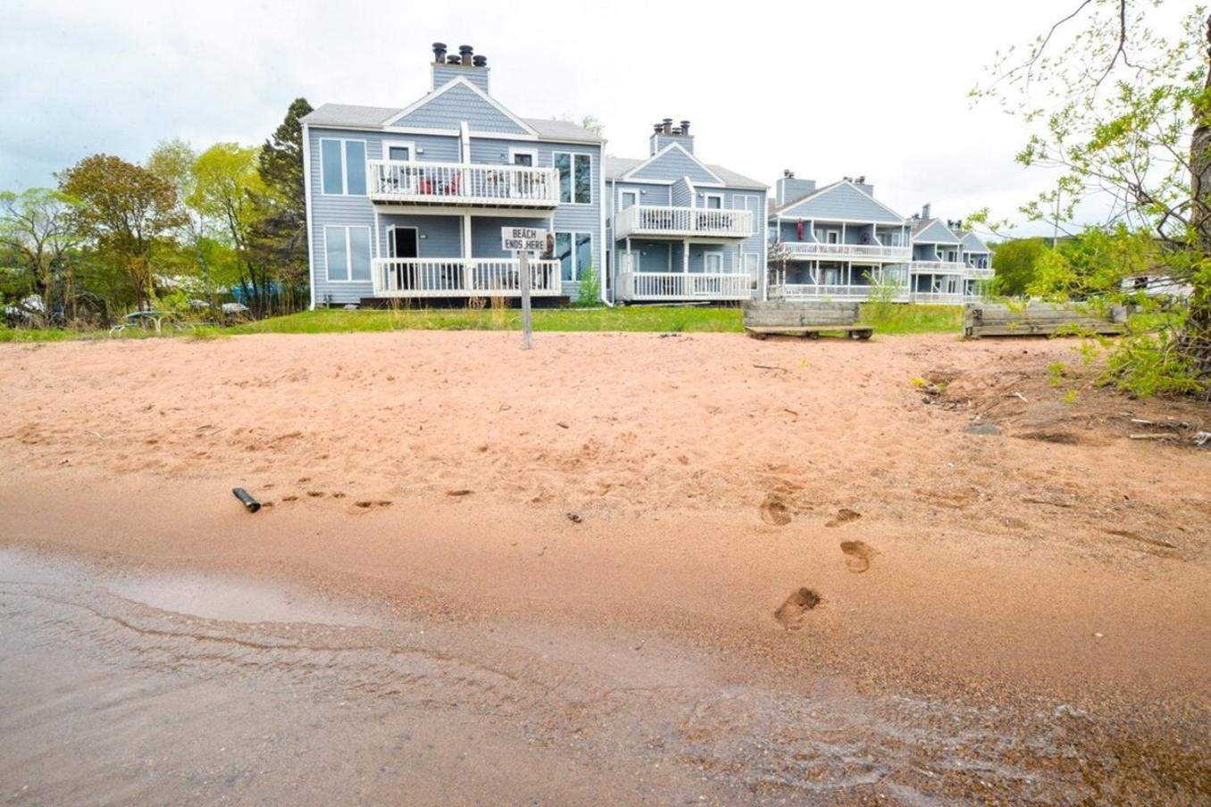 Beautiful Beach Front Condo With Lake Views Бейфилд Экстерьер фото